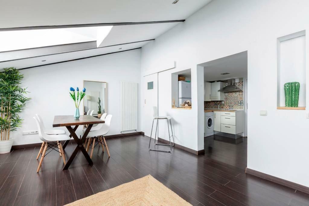 Modern Top Floor Loft At Malasana'S Heart Madrid Extérieur photo