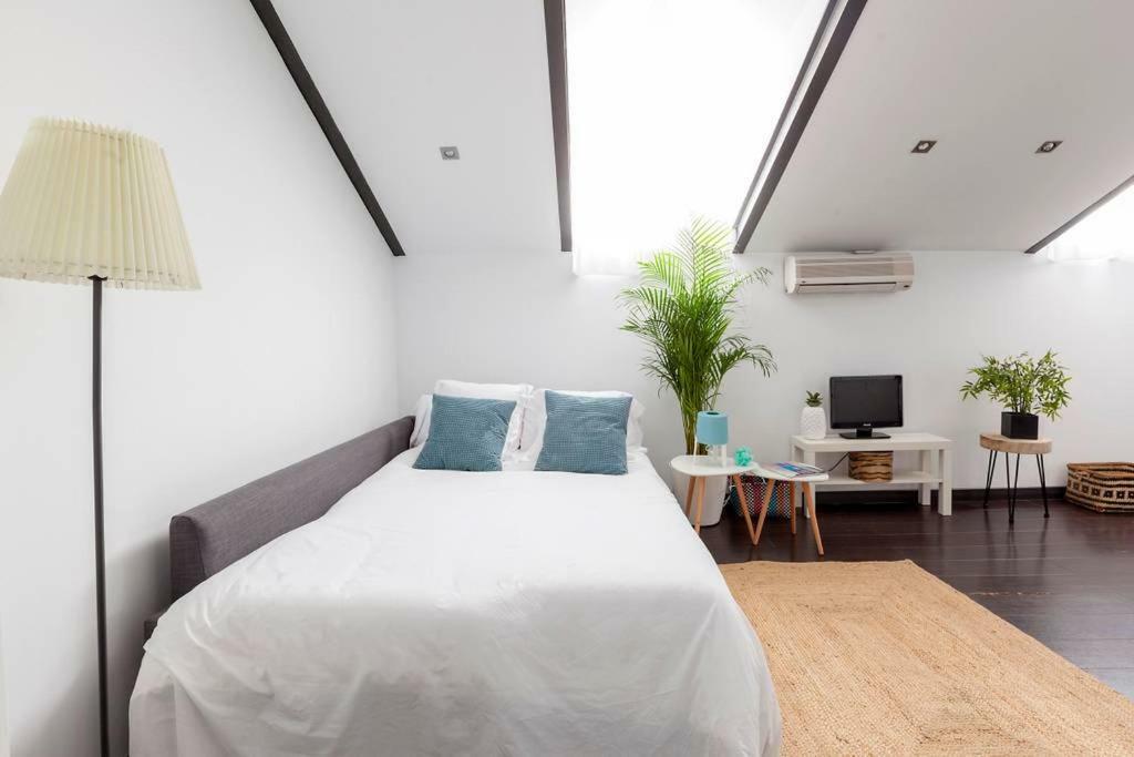 Modern Top Floor Loft At Malasana'S Heart Madrid Extérieur photo